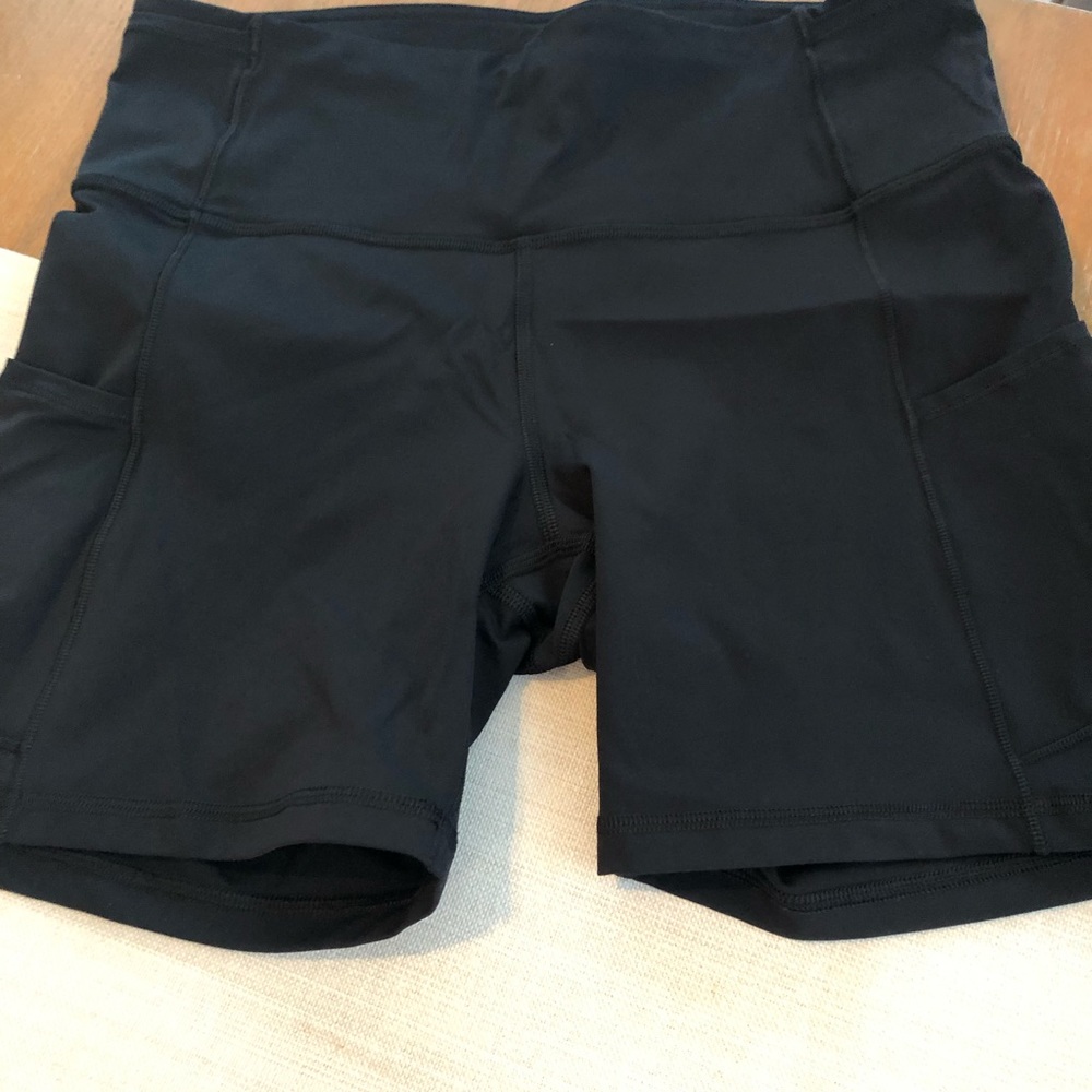 Lululemon Fast and Free 6” short, size 10